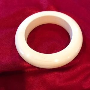 Vintage Ivory Bangle Bracelet 2.5” Center